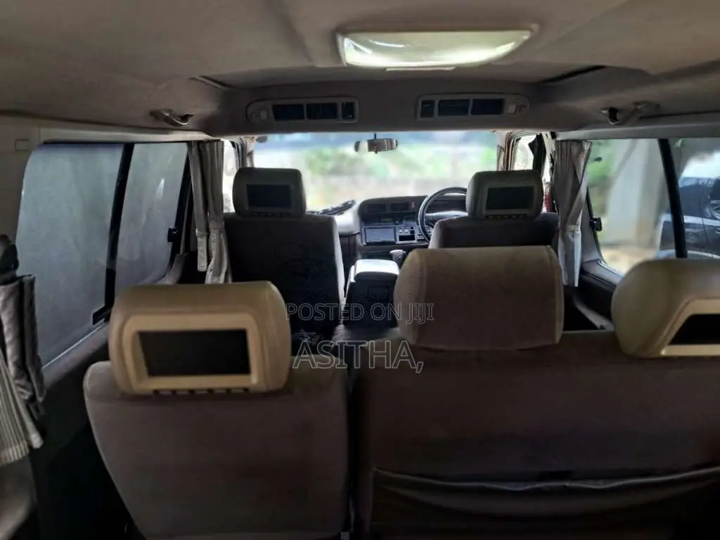Toyota Dolphin LH 103 1994 Van (Used)