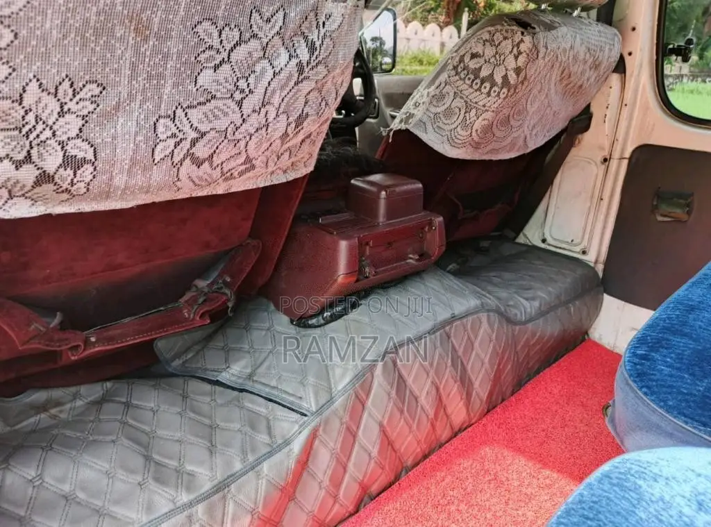 Toyota Dolphin 1991 Van (Used)