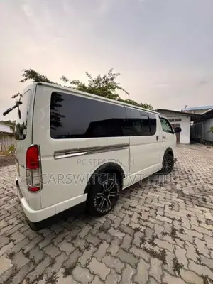 Toyota HIACE 2016 Van (Used)