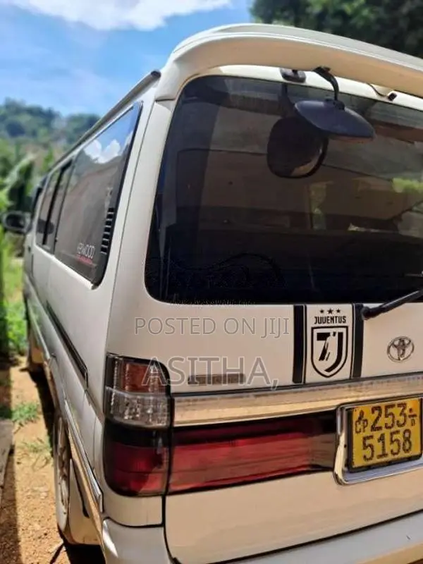 Toyota Dolphin LH 103 1994 Van (Used)