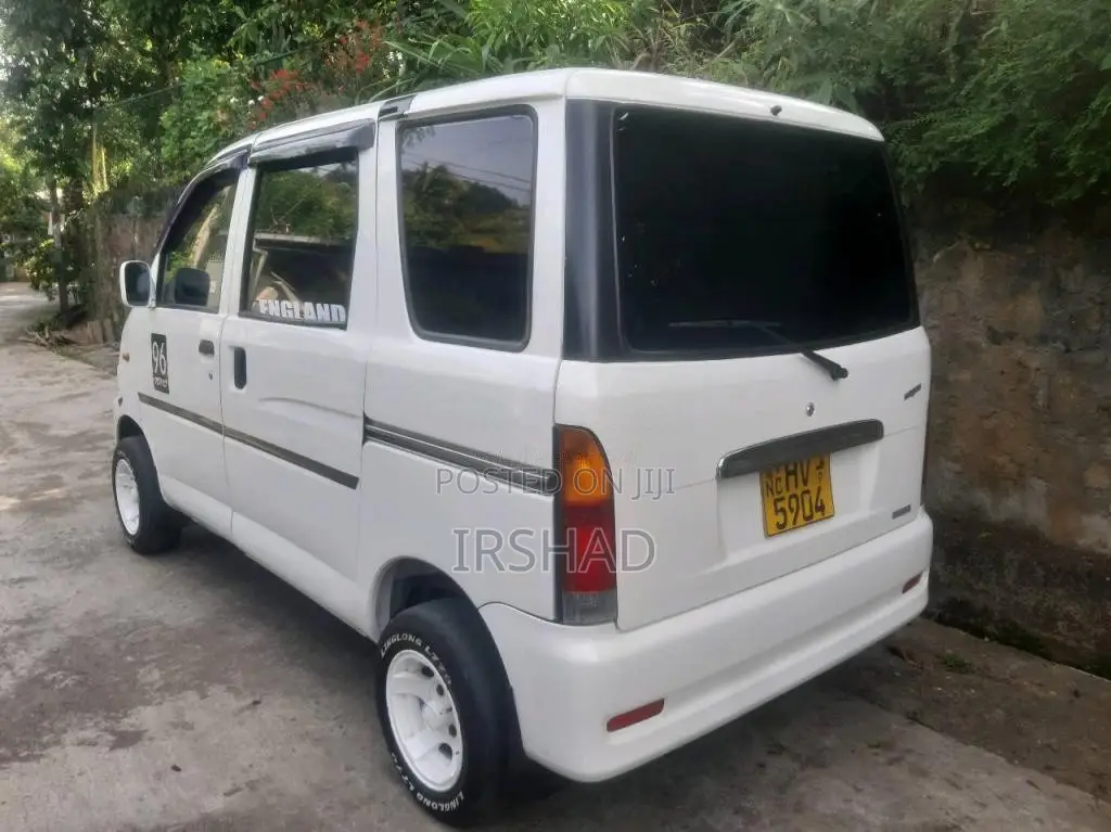 Daihatsu S200 2004 Van (Used)