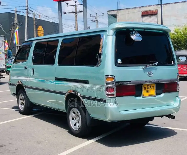 Toyota Dolphin 1997 Van (Used)