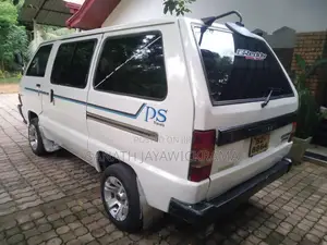Toyota CR26 1988 Van (Used)