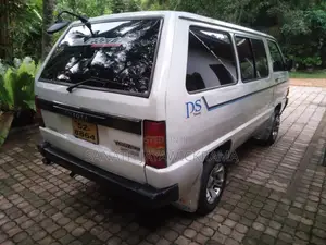 Toyota CR26 1988 Van (Used)