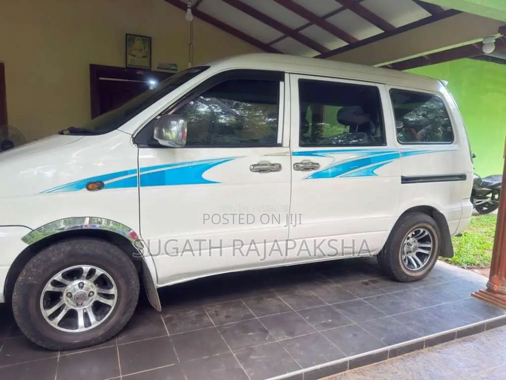 Toyota Noah 1998 Van (Used)