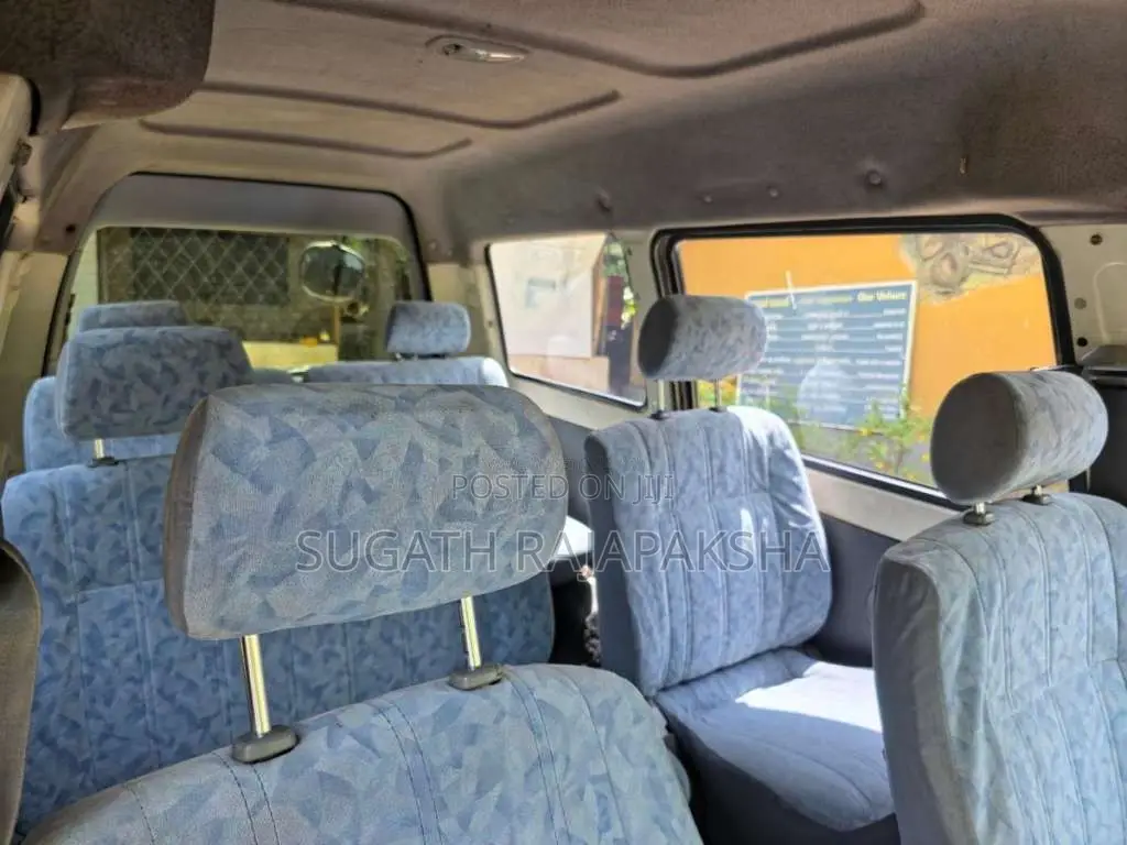 Toyota Noah 1998 Van (Used)