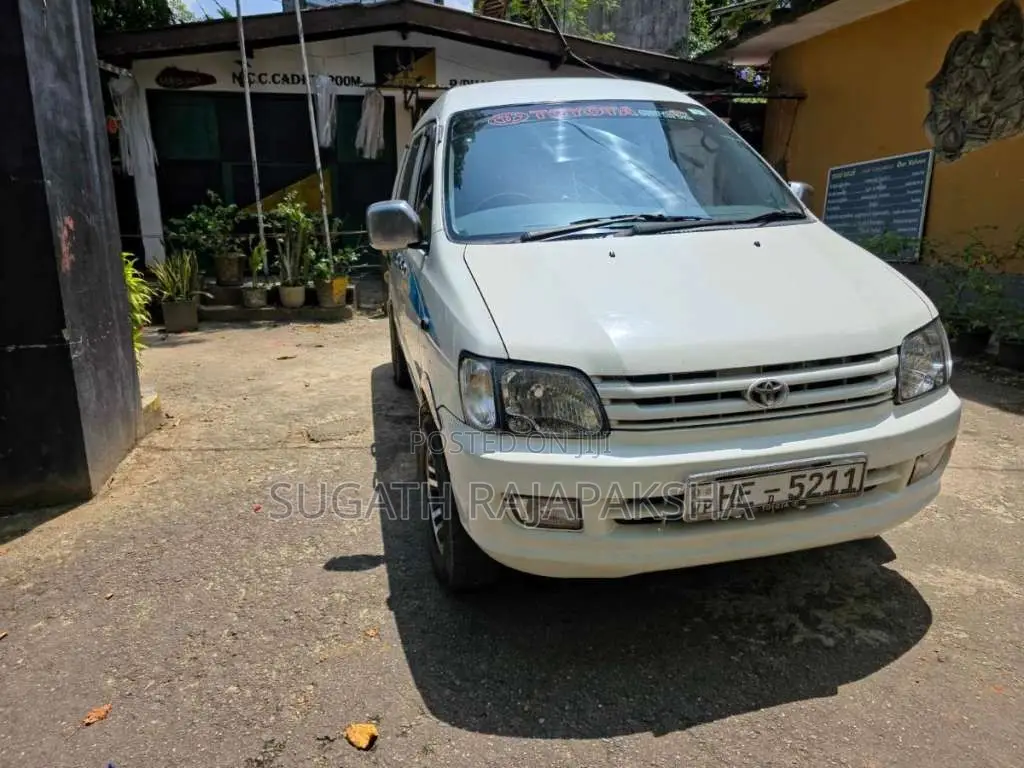 Toyota Noah 1998 Van (Used)