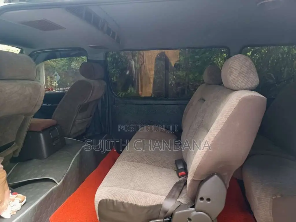Toyota Dolphin 1995 Van (Used)