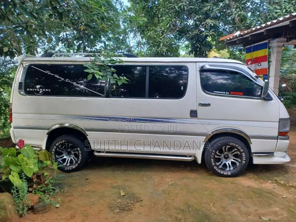 Toyota Dolphin 1995 Van (Used)