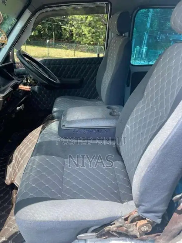 Toyota HIACE LH51 1987 Van (Used)