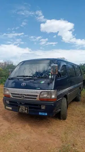 Toyota Dolphin 113 1994 Van (Used)