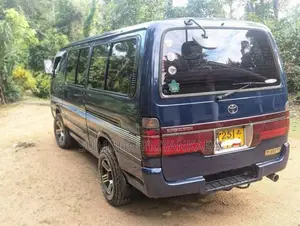 Toyota Dolphin 113 1994 Van (Used)