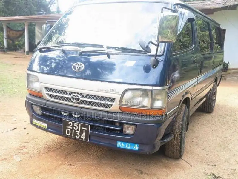 Toyota Dolphin 113 1994 Van (Used)