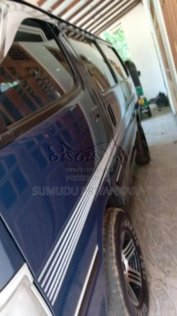 Toyota Dolphin 113 1994 Van (Used)