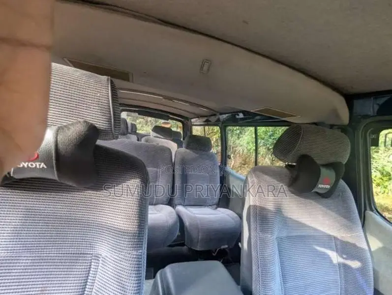 Toyota Dolphin 113 1994 Van (Used)
