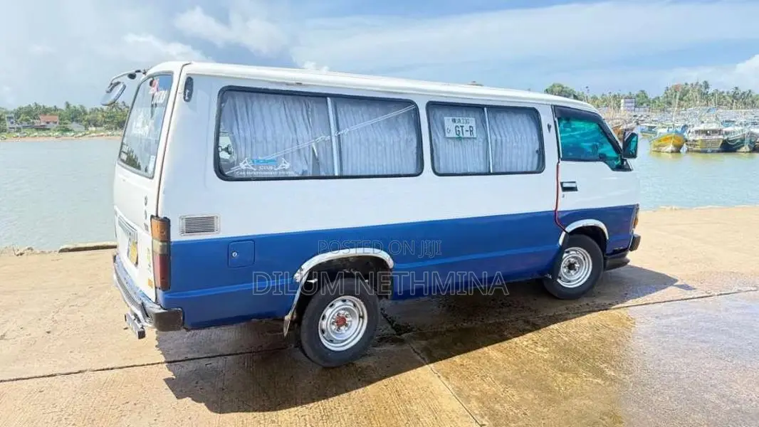 Toyota Shell 1996 Van (Used)
