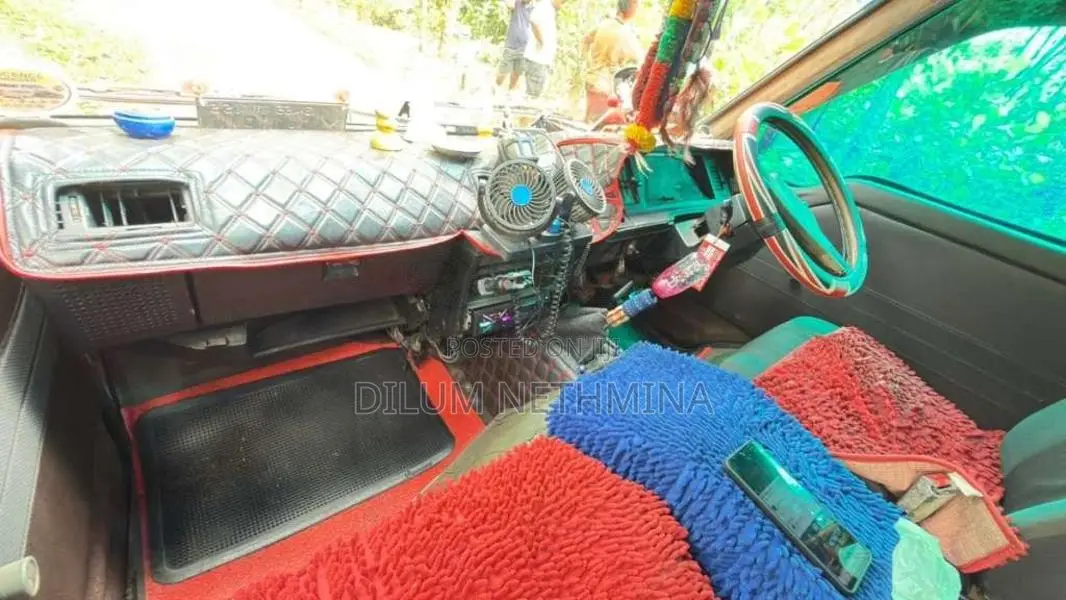 Toyota Shell 1996 Van (Used)