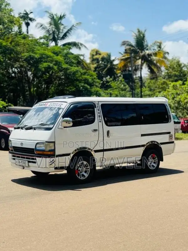 Toyota Dolphin 1991 Van (Used)
