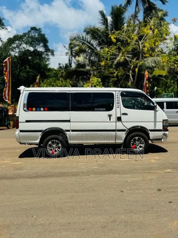 Toyota Dolphin 1991 Van (Used)