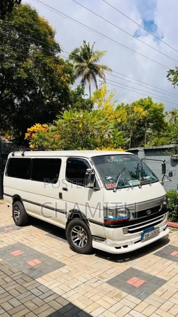Toyota Dolphin 1993 Van (Used)