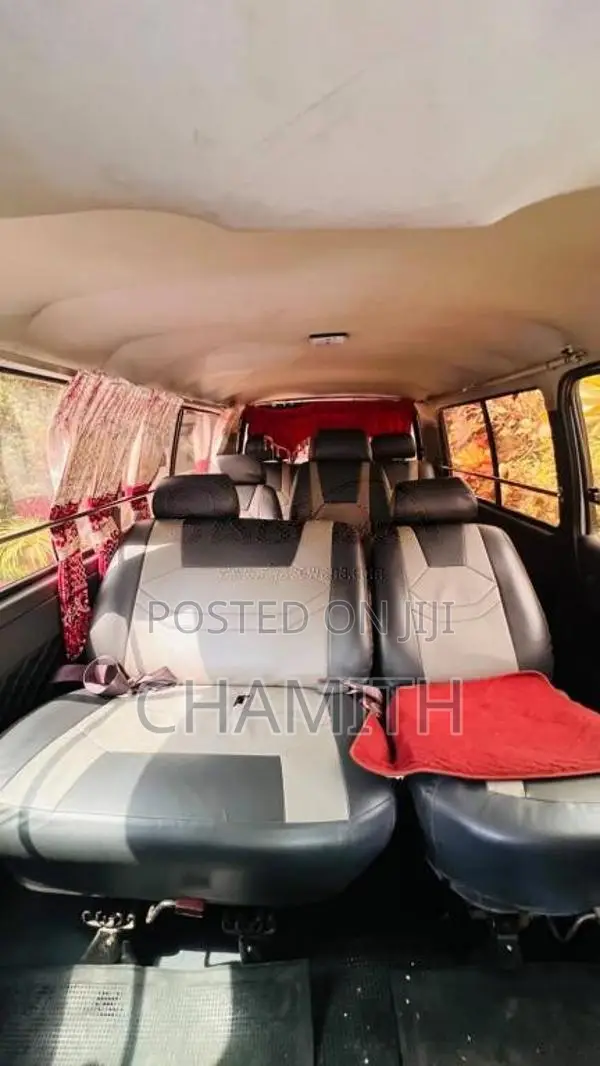 Toyota Dolphin 1993 Van (Used)