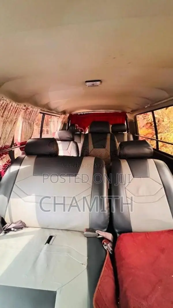 Toyota Dolphin 1993 Van (Used)