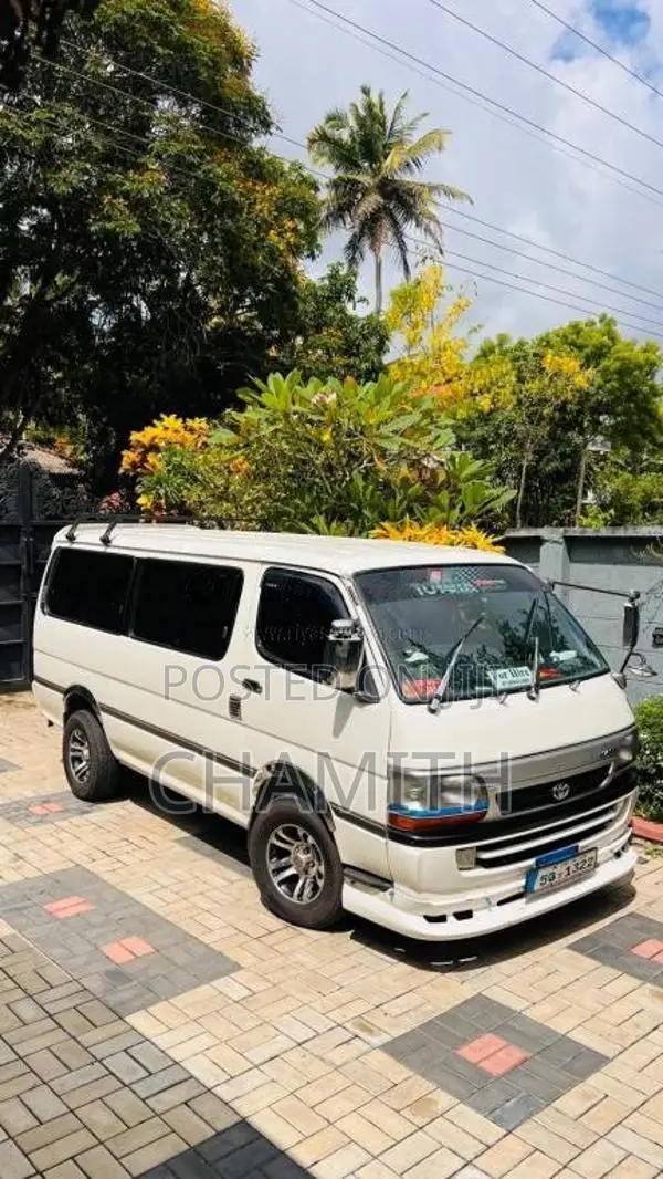 Toyota Dolphin 1993 Van (Used)