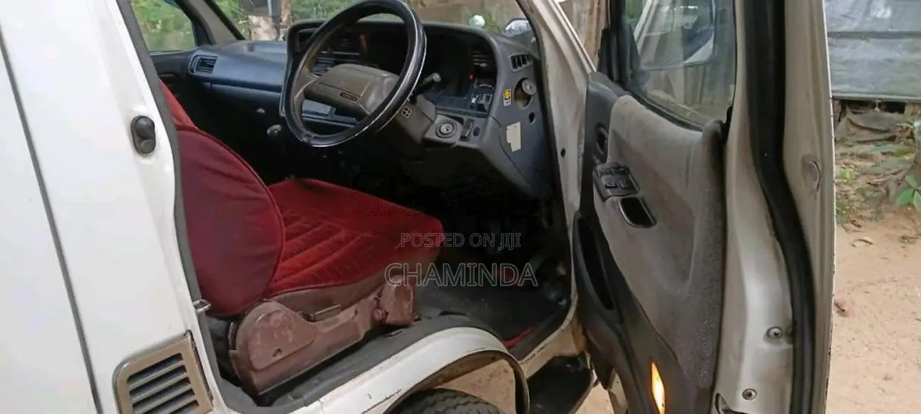 Toyota Dolphin 1998 Van (Used)