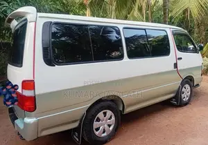 Toyota Dolphin 1990 Van (Used)
