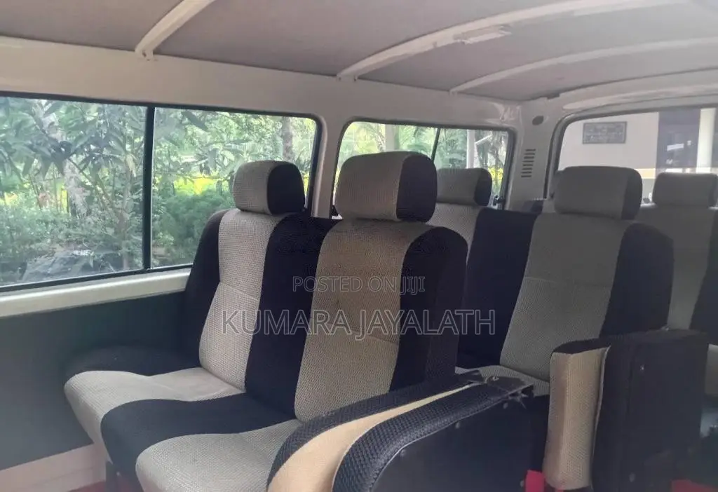 Toyota Dolphin 1990 Van (Used)