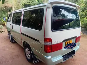 Toyota Dolphin 1990 Van (Used)