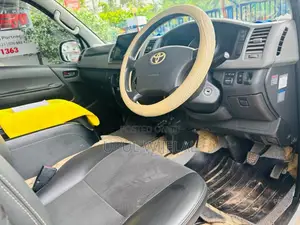 Toyota KDH 201 HIGH ROOF GL 2011 Van (Used)