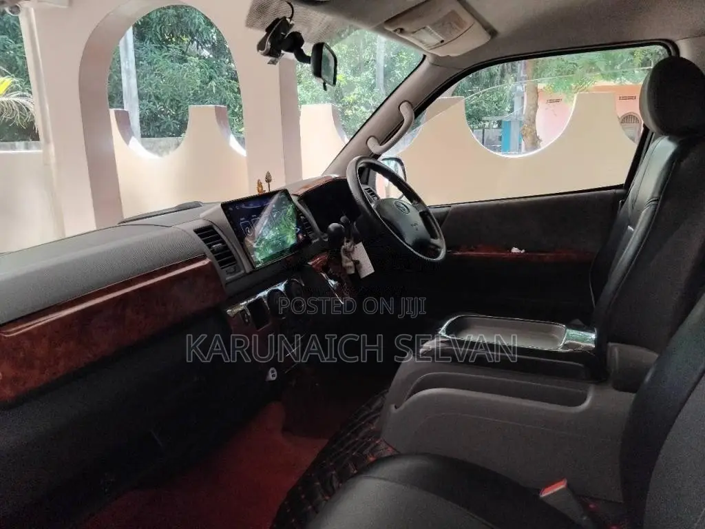 Toyota KDH 2006 Van (Used)
