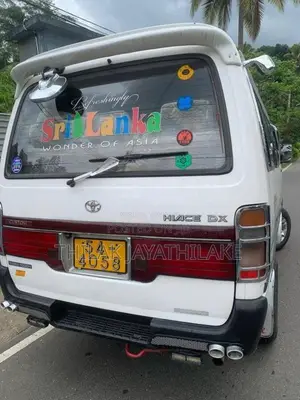 Toyota Dolphin LH102 1991 Van (Used)