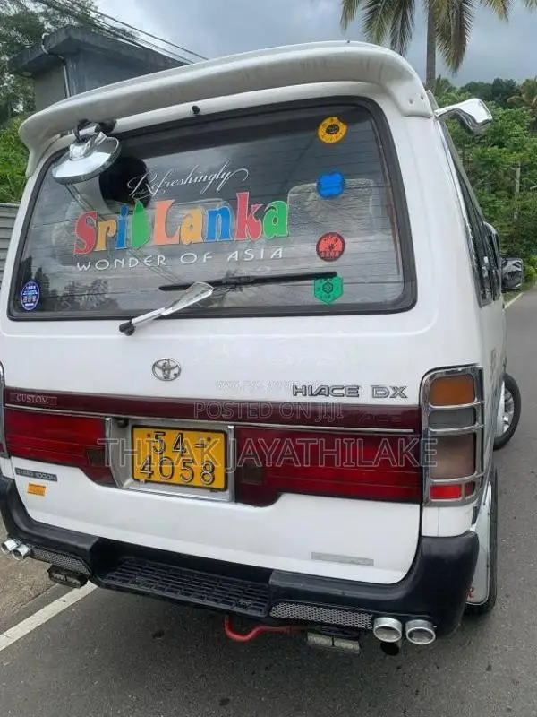 Toyota Dolphin LH102 1991 Van (Used)