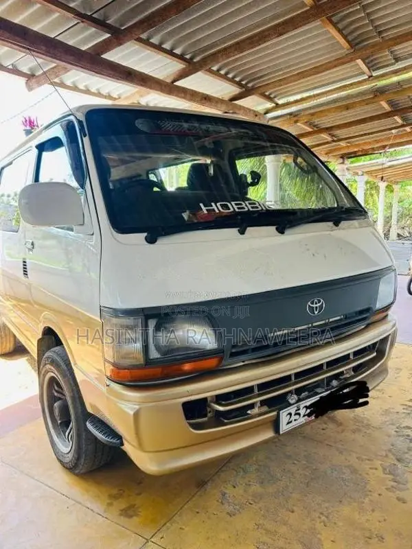 Toyota Dolphin 1997 Van (Used)