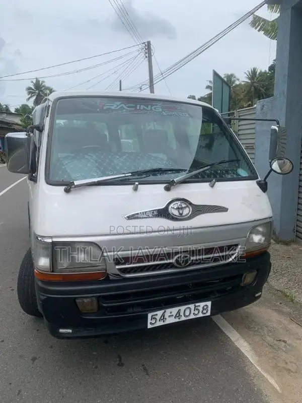 Toyota Dolphin LH102 1991 Van (Used)