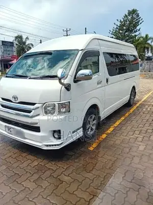Toyota KDH221 2015 Van (Used)