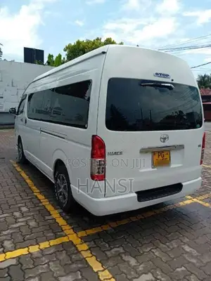 Toyota KDH221 2015 Van (Used)
