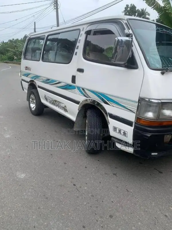 Toyota Dolphin LH102 1991 Van (Used)