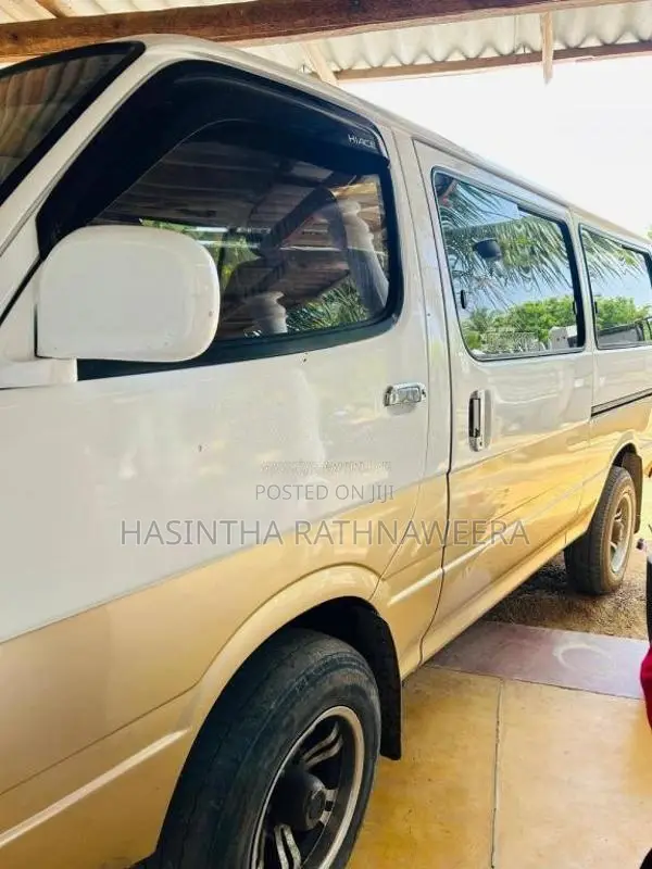 Toyota Dolphin 1997 Van (Used)