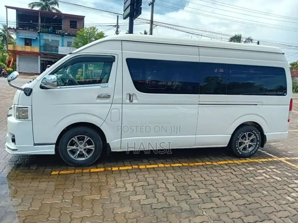 Toyota KDH221 2015 Van (Used)