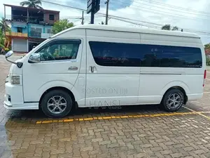 Toyota KDH221 2015 Van (Used)