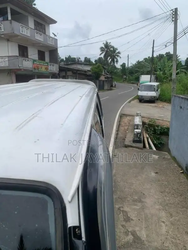 Toyota Dolphin LH102 1991 Van (Used)