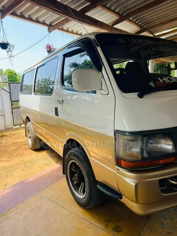 Toyota Dolphin 1997 Van (Used)