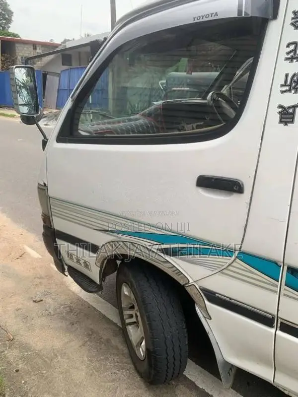 Toyota Dolphin LH102 1991 Van (Used)