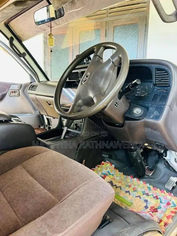 Toyota Dolphin 1997 Van (Used)