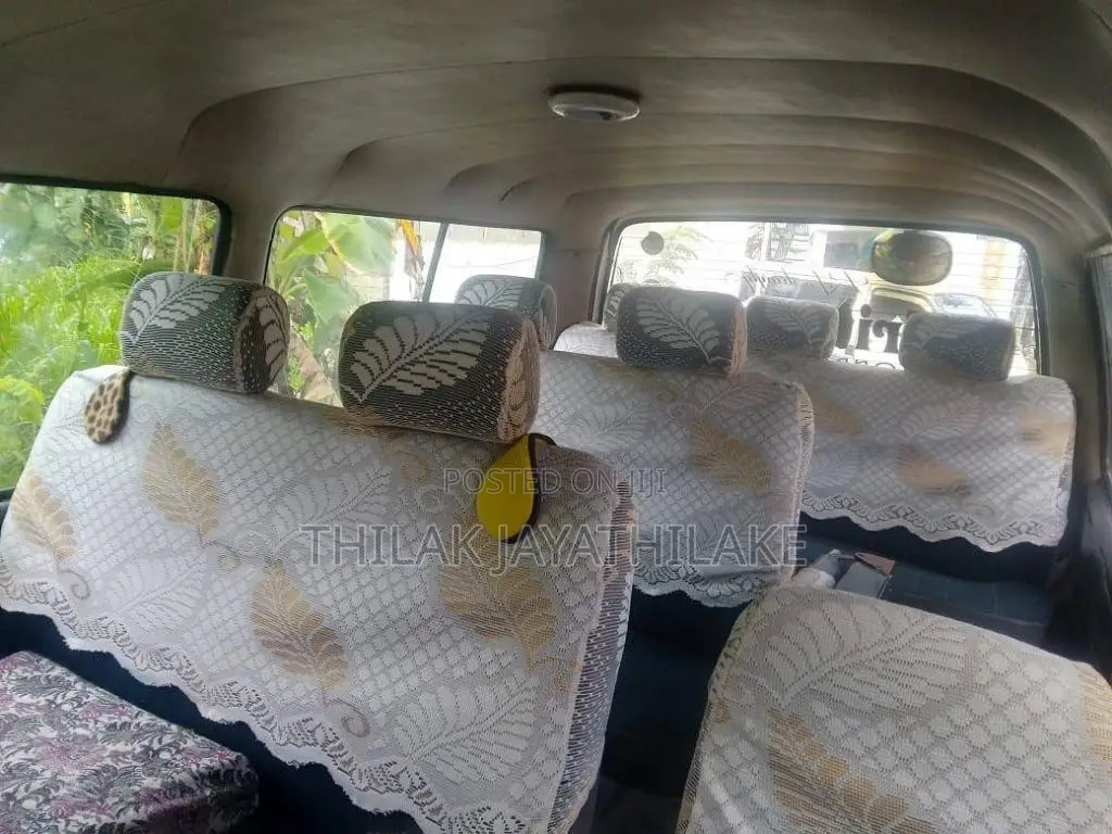 Toyota Dolphin LH102 1991 Van (Used)
