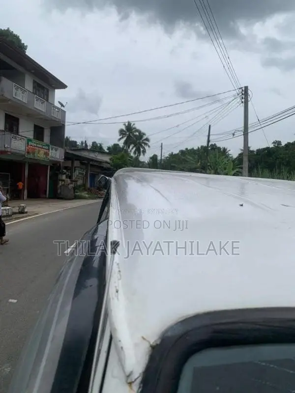 Toyota Dolphin LH102 1991 Van (Used)
