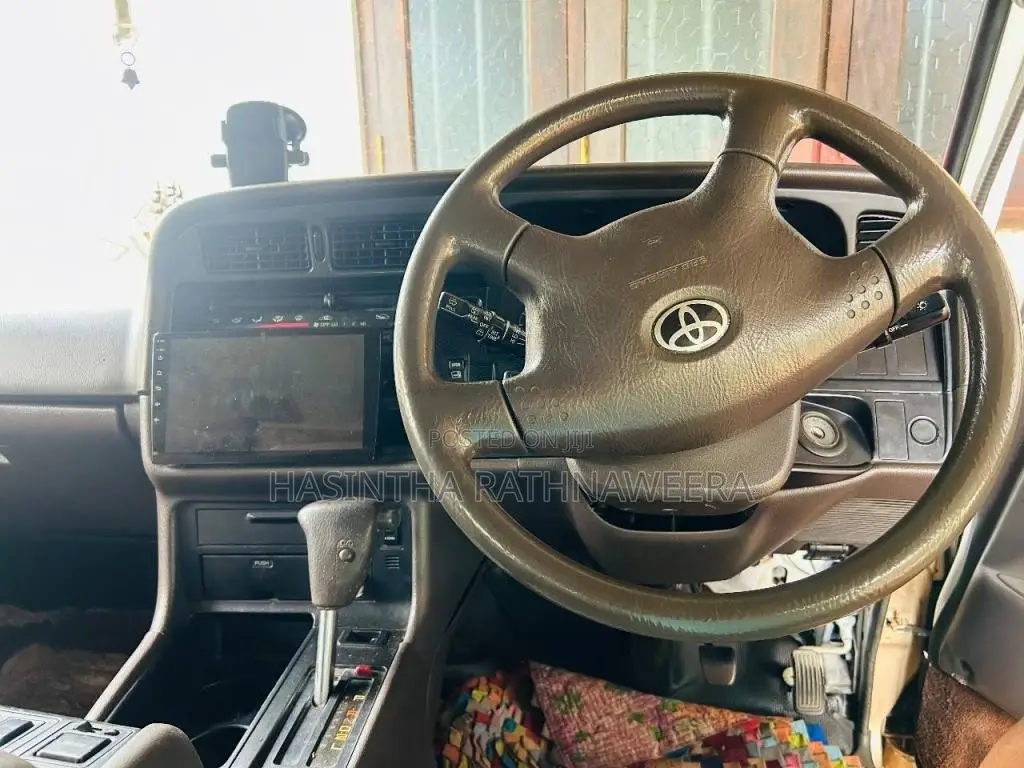 Toyota Dolphin 1997 Van (Used)